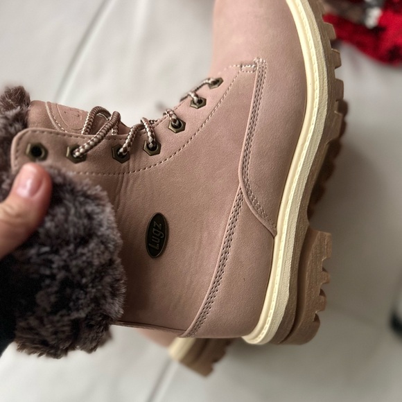 Women’s Size 8.5 M Soft Pink fur Lugz Boot NWT - Picture 4 of 7